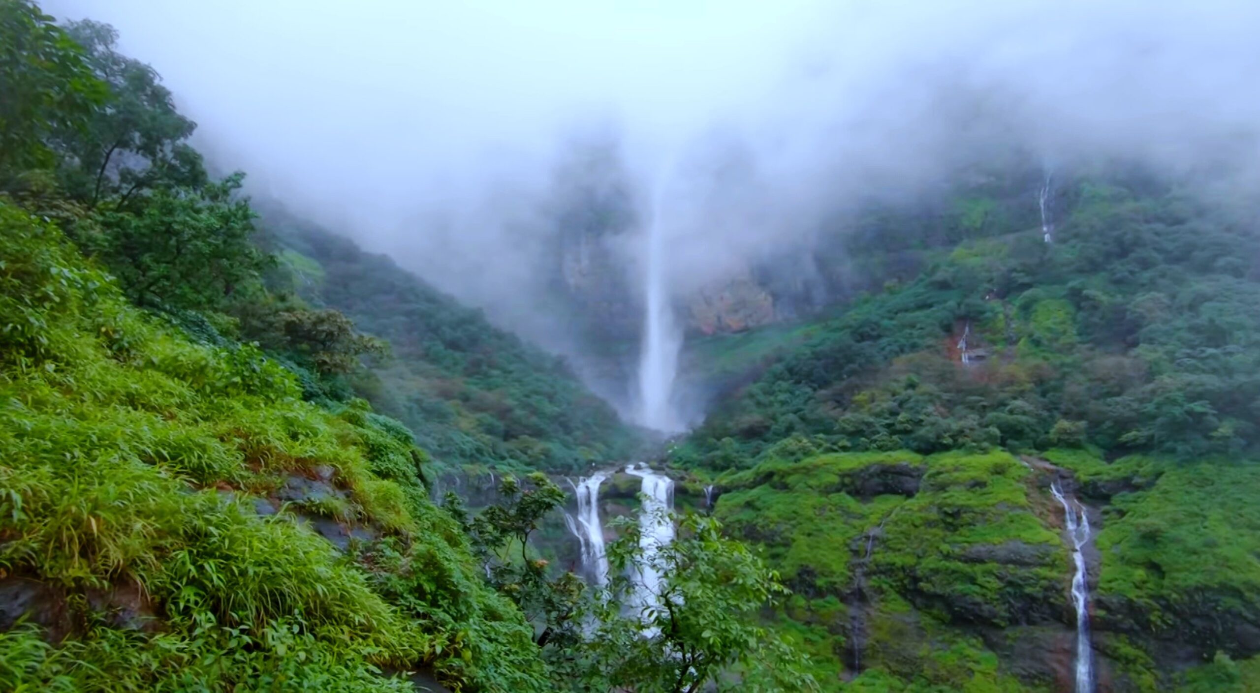 नानेमाची धबधबा nanemachi waterfall