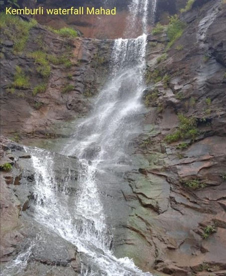 💧 “केंबुर्ली धबधबा”